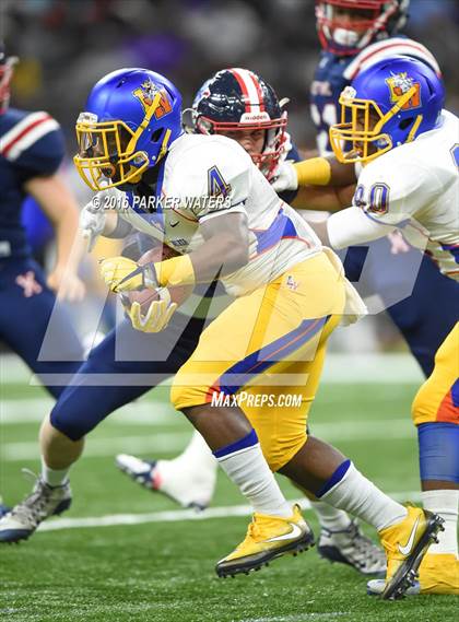 Thumbnail 1 in Landry-Walker vs. West Monroe (LHSAA Class 5A Final) photogallery.