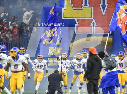 Thumbnail 2 in Landry-Walker vs. West Monroe (LHSAA Class 5A Final) photogallery.