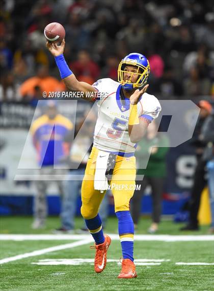 Thumbnail 3 in Landry-Walker vs. West Monroe (LHSAA Class 5A Final) photogallery.