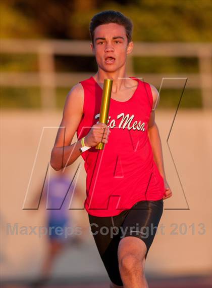 Thumbnail 3 in 2013 Ventura Invitational Boys 4X400 Relay photogallery.