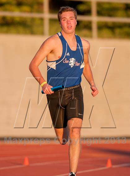 Thumbnail 3 in 2013 Ventura Invitational Boys 4X400 Relay photogallery.