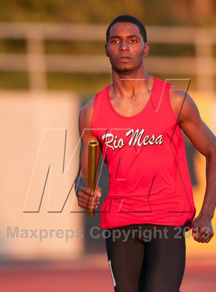 Thumbnail 3 in 2013 Ventura Invitational Boys 4X400 Relay photogallery.