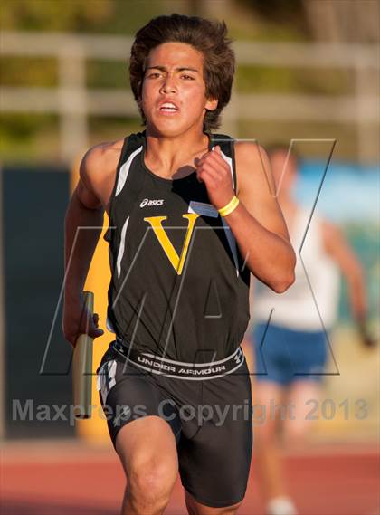Thumbnail 3 in 2013 Ventura Invitational Boys 4X400 Relay photogallery.