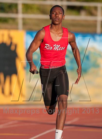 Thumbnail 3 in 2013 Ventura Invitational Boys 4X400 Relay photogallery.