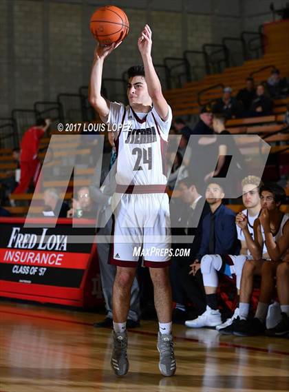 Thumbnail 2 in Dos Pueblos vs. JSerra Catholic (Nike Extravaganza) photogallery.