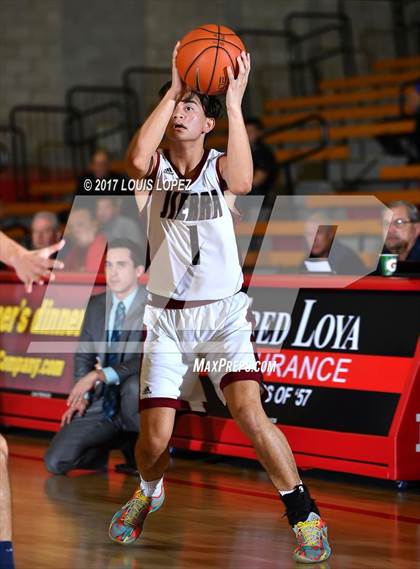 Thumbnail 1 in Dos Pueblos vs. JSerra Catholic (Nike Extravaganza) photogallery.