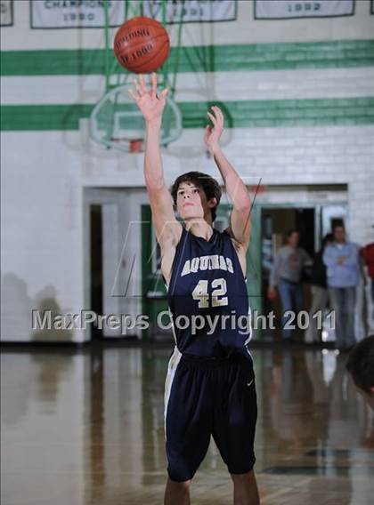 Thumbnail 2 in Regis vs. Aquinas photogallery.