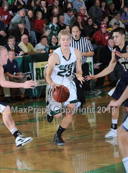 Thumbnail 1 in Regis vs. Aquinas photogallery.