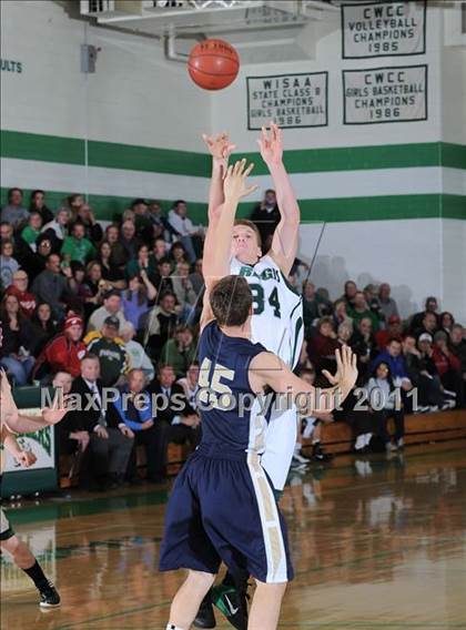 Thumbnail 2 in Regis vs. Aquinas photogallery.