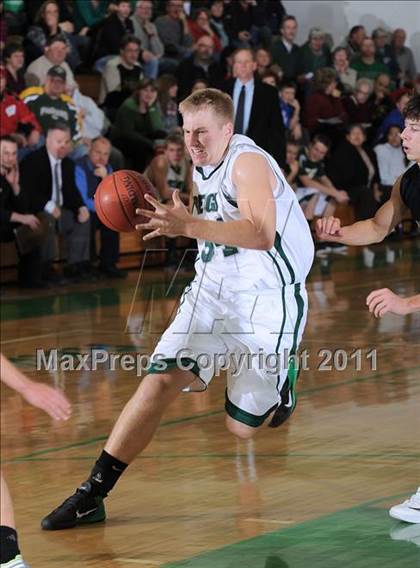 Thumbnail 1 in Regis vs. Aquinas photogallery.