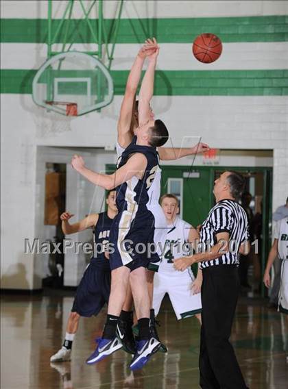 Thumbnail 1 in Regis vs. Aquinas photogallery.