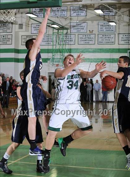 Thumbnail 3 in Regis vs. Aquinas photogallery.