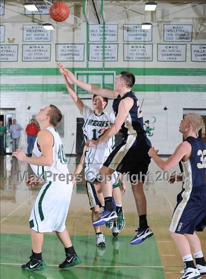 Thumbnail 3 in Regis vs. Aquinas photogallery.