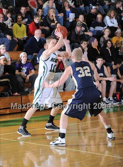 Thumbnail 3 in Regis vs. Aquinas photogallery.