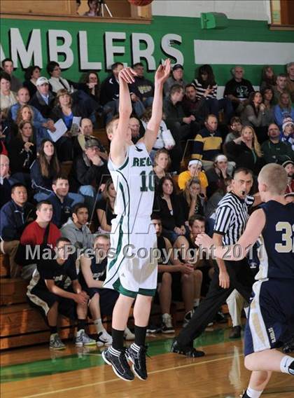 Thumbnail 1 in Regis vs. Aquinas photogallery.