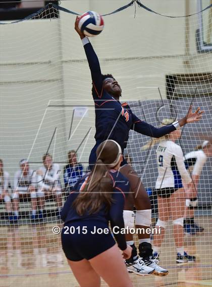 Thumbnail 3 in Reagan [Ronald] Vs Brandeis (NEISD Tournament) photogallery.