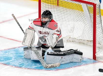 Thumbnail 3 in Austin Prep vs Wellesley (MAA Division 2 State Final) photogallery.