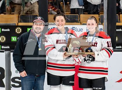 Thumbnail 1 in Austin Prep vs Wellesley (MAA Division 2 State Final) photogallery.