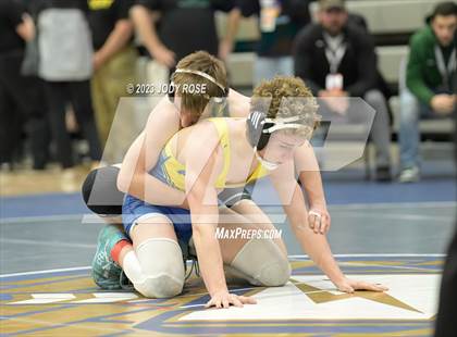Thumbnail 1 in UHSAA 6A Divisional photogallery.