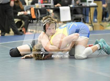 Thumbnail 1 in UHSAA 6A Divisional photogallery.
