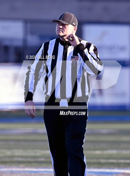 Thumbnail 3 in Darien vs. New Canaan (CIAC Class L Final) photogallery.