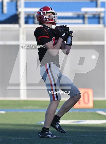 Thumbnail 3 in Darien vs. New Canaan (CIAC Class L Final) photogallery.
