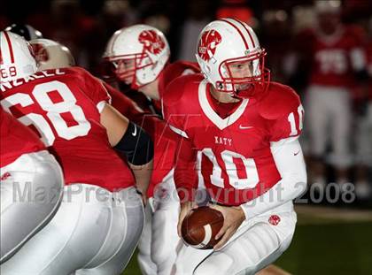 Thumbnail 2 in Dickinson vs. Katy (Texas 5A D2 Regional Playoffs) photogallery.