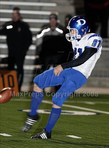 Thumbnail 1 in Dickinson vs. Katy (Texas 5A D2 Regional Playoffs) photogallery.