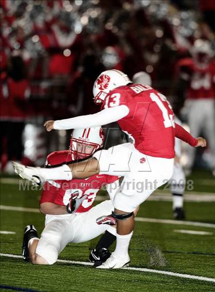 Thumbnail 3 in Dickinson vs. Katy (Texas 5A D2 Regional Playoffs) photogallery.