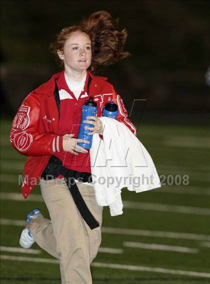 Thumbnail 1 in Dickinson vs. Katy (Texas 5A D2 Regional Playoffs) photogallery.