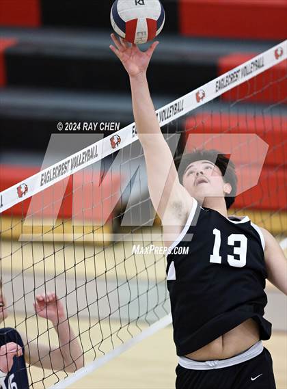 Thumbnail 1 in Cherokee Trail @ Eaglecrest photogallery.