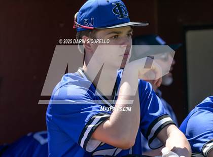 Thumbnail 3 in Air Academy vs La Grande (Coach Bob Invitational) photogallery.