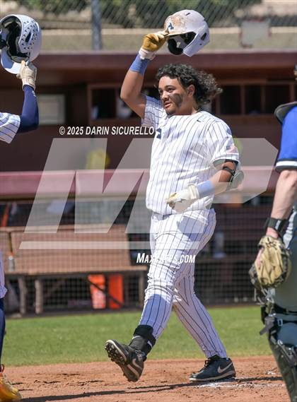Thumbnail 3 in Air Academy vs La Grande (Coach Bob Invitational) photogallery.