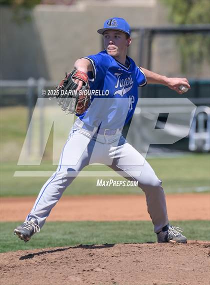 Thumbnail 3 in Air Academy vs La Grande (Coach Bob Invitational) photogallery.