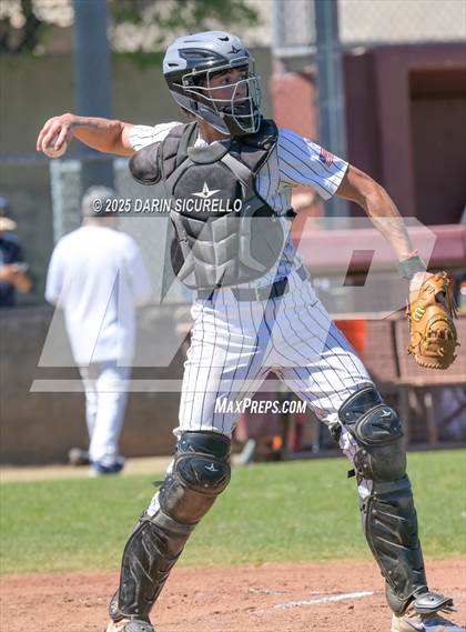 Thumbnail 2 in Air Academy vs La Grande (Coach Bob Invitational) photogallery.