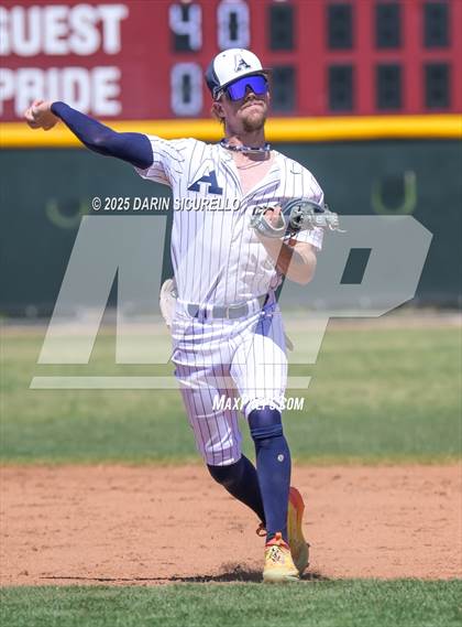 Thumbnail 3 in Air Academy vs La Grande (Coach Bob Invitational) photogallery.