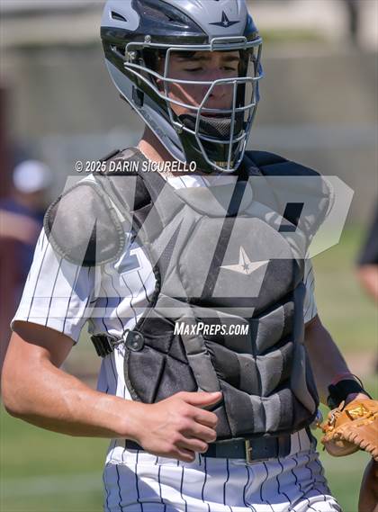 Thumbnail 3 in Air Academy vs La Grande (Coach Bob Invitational) photogallery.