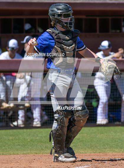 Thumbnail 3 in Air Academy vs La Grande (Coach Bob Invitational) photogallery.