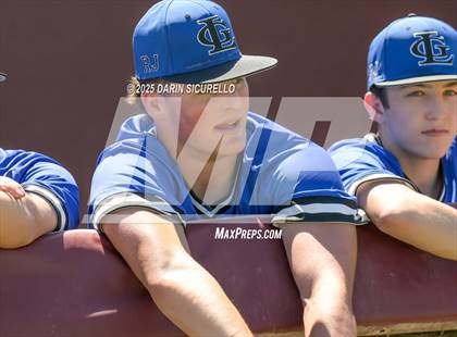 Thumbnail 3 in Air Academy vs La Grande (Coach Bob Invitational) photogallery.