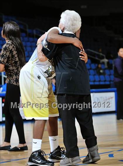 Thumbnail 1 in Mission Bay vs. Laguna Hills (CIF D3 SoCal Regional Final) photogallery.