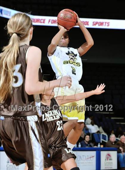 Thumbnail 2 in Mission Bay vs. Laguna Hills (CIF D3 SoCal Regional Final) photogallery.