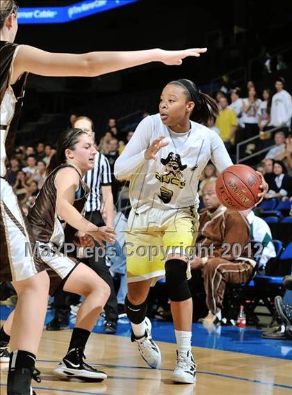 Thumbnail 2 in Mission Bay vs. Laguna Hills (CIF D3 SoCal Regional Final) photogallery.