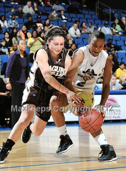 Thumbnail 1 in Mission Bay vs. Laguna Hills (CIF D3 SoCal Regional Final) photogallery.