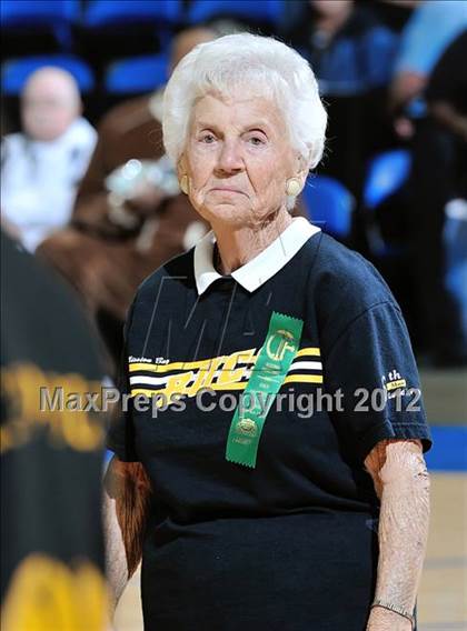 Thumbnail 3 in Mission Bay vs. Laguna Hills (CIF D3 SoCal Regional Final) photogallery.