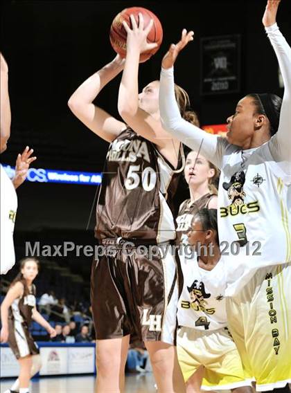 Thumbnail 1 in Mission Bay vs. Laguna Hills (CIF D3 SoCal Regional Final) photogallery.