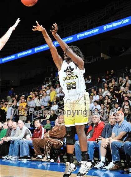 Thumbnail 1 in Mission Bay vs. Laguna Hills (CIF D3 SoCal Regional Final) photogallery.