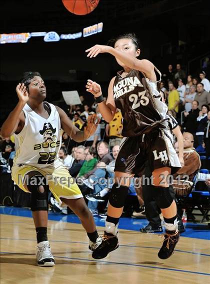 Thumbnail 1 in Mission Bay vs. Laguna Hills (CIF D3 SoCal Regional Final) photogallery.