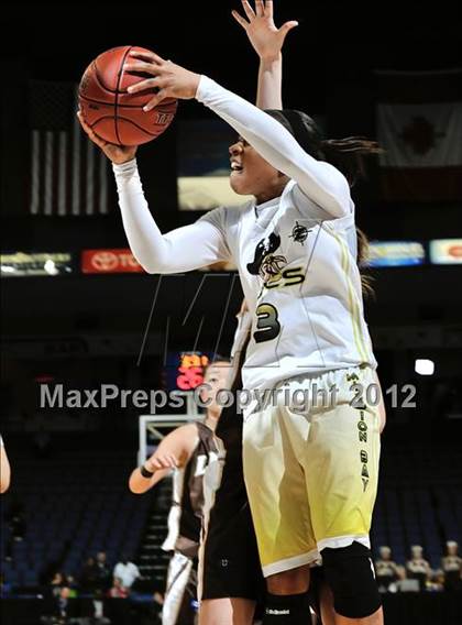 Thumbnail 2 in Mission Bay vs. Laguna Hills (CIF D3 SoCal Regional Final) photogallery.