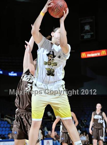 Thumbnail 3 in Mission Bay vs. Laguna Hills (CIF D3 SoCal Regional Final) photogallery.