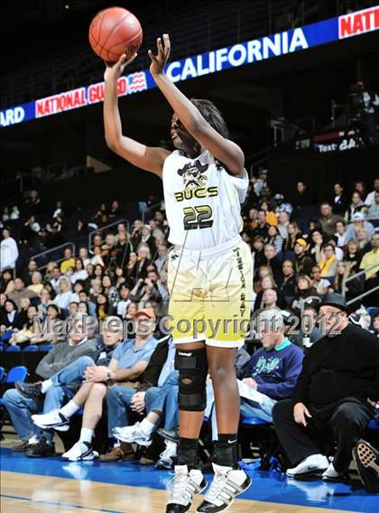Thumbnail 2 in Mission Bay vs. Laguna Hills (CIF D3 SoCal Regional Final) photogallery.